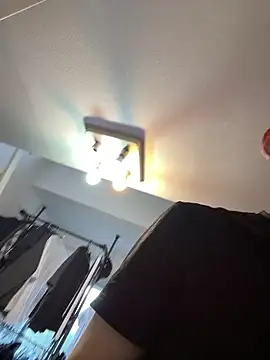 Snapshot of tuki_fu chatting on 11.14.25 tuki fu online show from 11.14.25