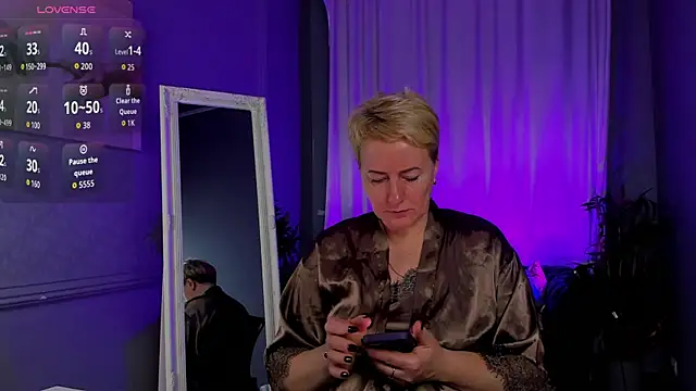 Nika Smit online show from 10.24.25