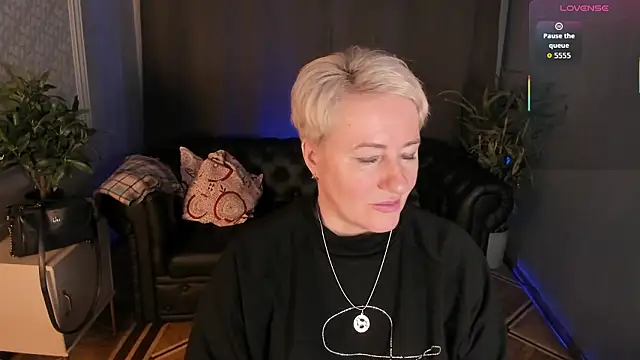 Nika Smit online show from 02.20.26