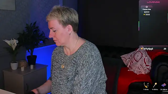 Nika Smit online show from 04.05.26