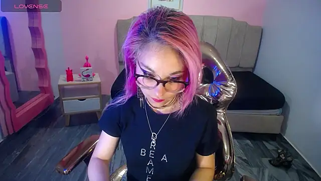 abril ch  online show from 11.06.25