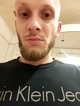 Snapshot of hoot_denis28 chatting on 12.21.24 hoot denis28 online show from 12.21.24