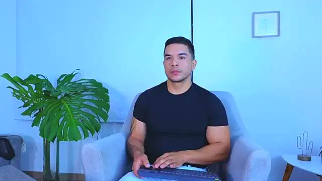 Snapshot of estebandelouis chatting on 06.10.26 estebandelouis online show from 06.10.26
