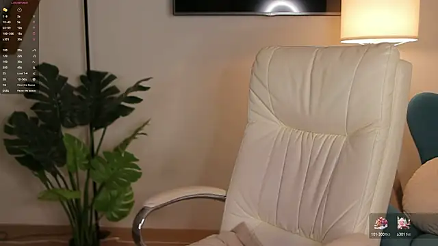 Snapshot of Hailey_Green chatting on 01.27.25 Hailey Green online show from 01.27.25