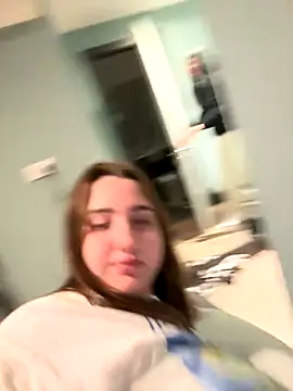 Snapshot of kitty_queen21 chatting on 12.01.24 kitty queen21 online show from 12.01.24