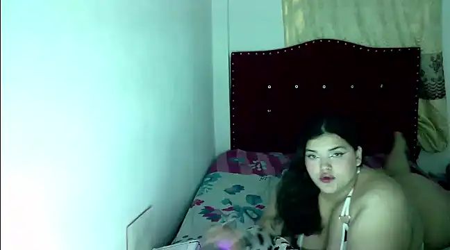 Snapshot of kira_vegaa chatting on 12.19.24 kira vegaa online show from 12.19.24