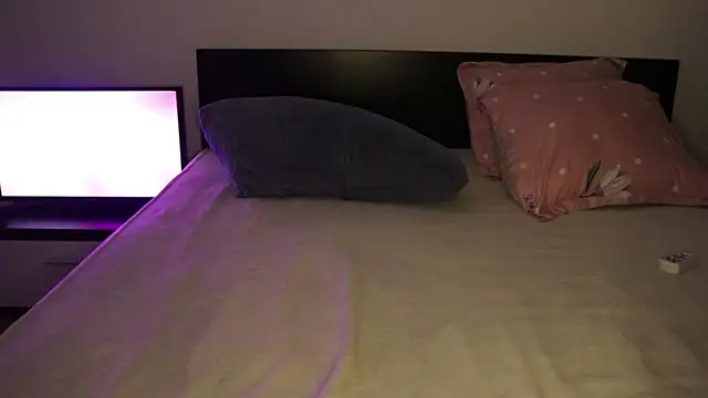 IvyKaelani online show from 04.24.26