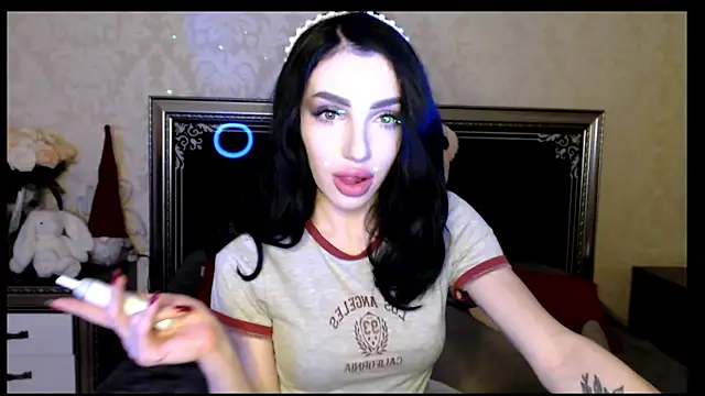 Snapshot of NancyLovee_ chatting on 01.11.25 NancyLovee online show from 01.11.25