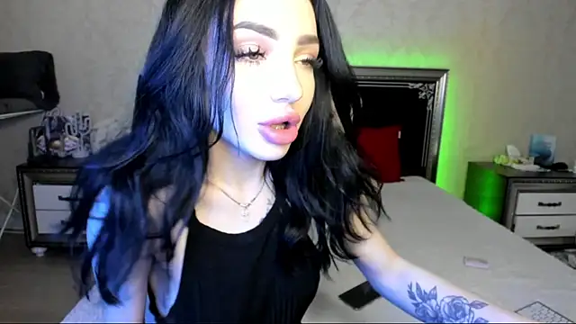 Snapshot of NancyLovee_ chatting on 02.24.25 NancyLovee online show from 02.24.25