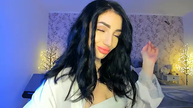 Snapshot of NancyLovee_ chatting on 12.16.25 NancyLovee online show from 12.16.25