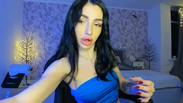 Snapshot of NancyLovee_ chatting on 12.17.25 NancyLovee online show from 12.17.25