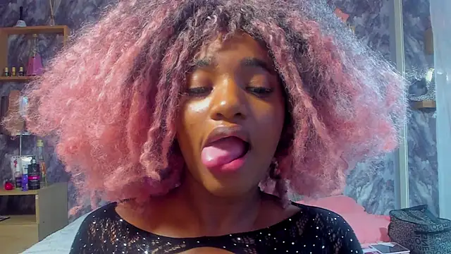 Snapshot of EMMAPARISS chatting on 01.10.26 EMMAPARISS online show from 01.10.26