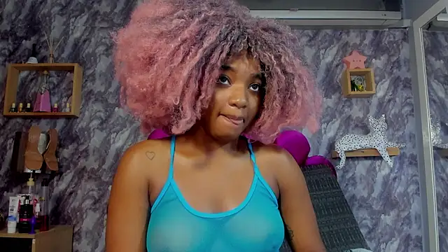 Snapshot of EMMAPARISS chatting on 02.05.26 EMMAPARISS online show from 02.05.26