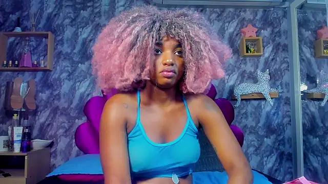 Snapshot of EMMAPARISS chatting on 02.19.26 EMMAPARISS online show from 02.19.26