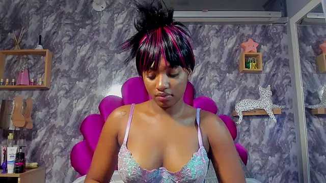 Snapshot of EMMAPARISS chatting on 02.27.26 EMMAPARISS online show from 02.27.26