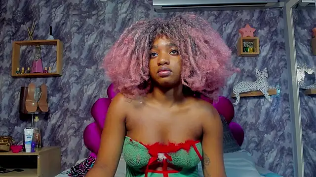 Snapshot of EMMAPARISS chatting on 03.24.26 EMMAPARISS online show from 03.24.26