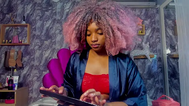 Snapshot of EMMAPARISS chatting on 03.25.26 EMMAPARISS online show from 03.25.26