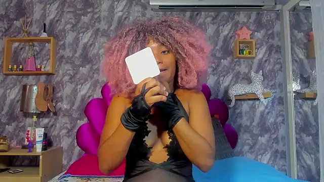 Snapshot of EMMAPARISS chatting on 03.30.26 EMMAPARISS online show from 03.30.26