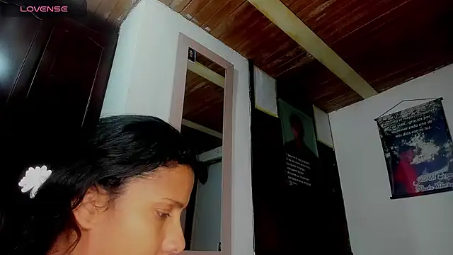 Snapshot of Nenita_Hot_ chatting on 10.05.25 Nenita Hot online show from 10.05.25