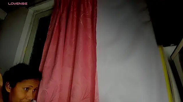 Snapshot of Nenita_Hot_ chatting on 10.11.25 Nenita Hot online show from 10.11.25