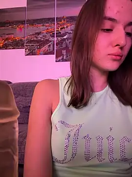 EmilyWi  online show from 11.17.25