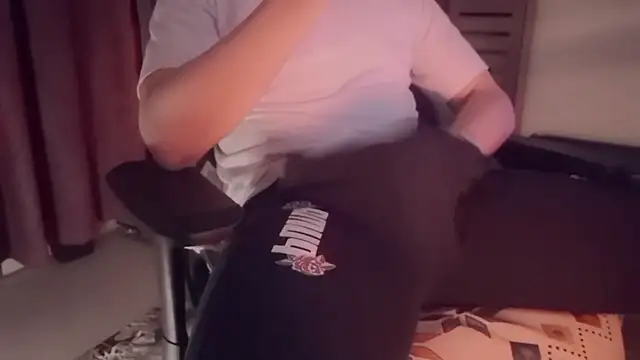 meow199410 online show from 11.19.25