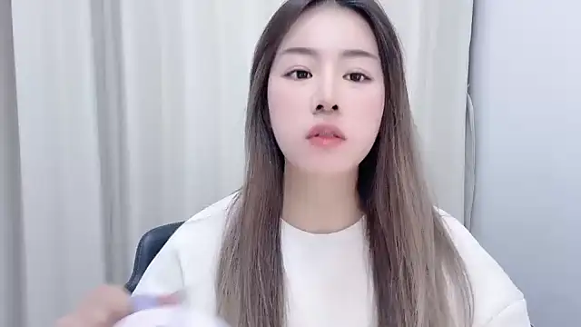 Snapshot of chloe-01 chatting on 01.13.25 chloe-01 online show from 01.13.25