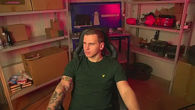 Snapshot of vance_rulez chatting on 02.10.25 vance rulez online show from 02.10.25