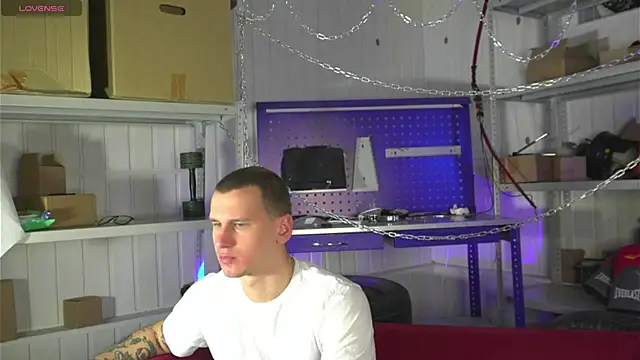 Snapshot of vance_rulez chatting on 03.18.25 vance rulez online show from 03.18.25