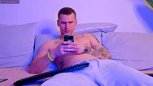 Snapshot of vance_rulez chatting on 10.03.25 vance rulez online show from 10.03.25