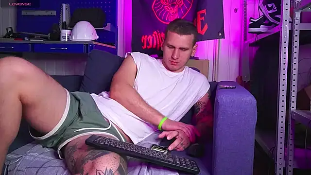 Snapshot of vance_rulez chatting on 10.04.25 vance rulez online show from 10.04.25