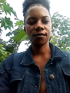 Snapshot of Yourlittlegirl19 chatting on 12.20.24 Yourlittlegirl19 online show from 12.20.24