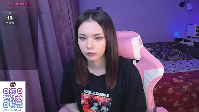 Snapshot of young_belle_ chatting on 02.11.25 young belle online show from 02.11.25