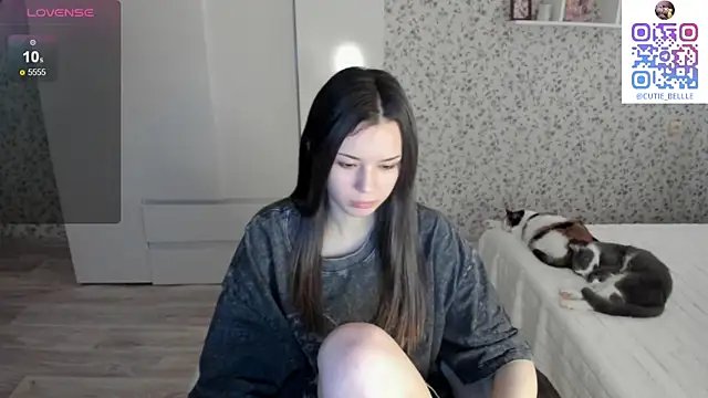 Snapshot of young_belle_ chatting on 10.07.25 young belle online show from 10.07.25