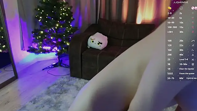 UrLittleVikky online show from 12.20.24