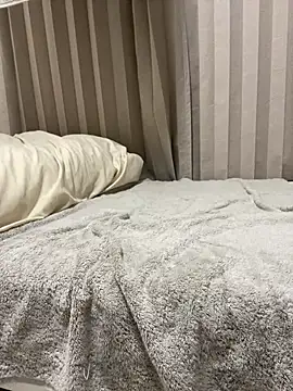 mochi mo chi  online show from 11.25.25