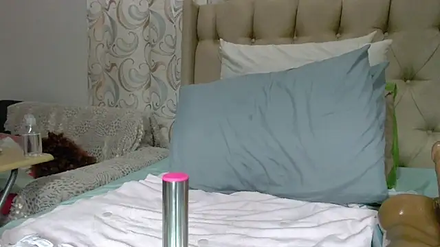 Snapshot of QUEENSHEBAxx01 chatting on 02.26.26 QUEENSHEBAxx01 online show from 02.26.26