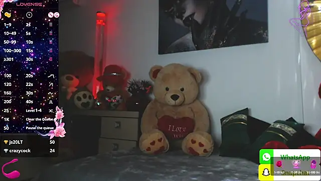 EvelynAisha online show from 02.20.25