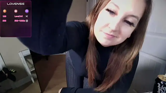 Snapshot of Brooklyn_Bee chatting on 12.05.24 Brooklyn Bee online show from 12.05.24