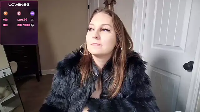 Snapshot of Brooklyn_Bee chatting on 12.06.24 Brooklyn Bee online show from 12.06.24