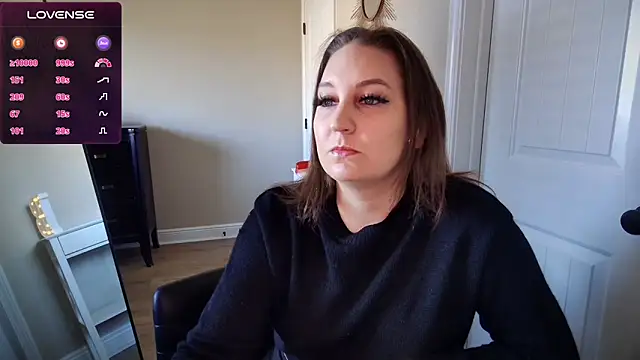 Snapshot of Brooklyn_Bee chatting on 12.17.24 Brooklyn Bee online show from 12.17.24