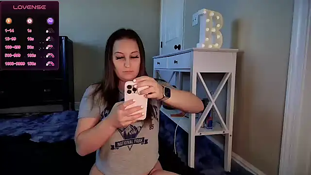 Snapshot of Brooklyn_Bee chatting on 01.20.25 Brooklyn Bee online show from 01.20.25