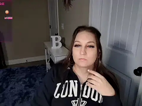 Snapshot of Brooklyn_Bee chatting on 02.16.25 Brooklyn Bee online show from 02.16.25