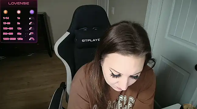 Snapshot of Brooklyn_Bee chatting on 03.14.25 Brooklyn Bee online show from 03.14.25