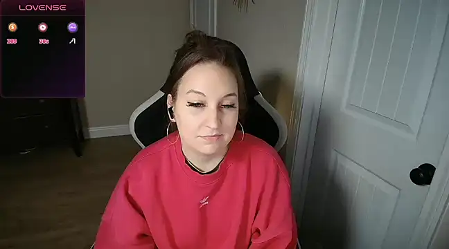 Snapshot of Brooklyn_Bee chatting on 03.21.25 Brooklyn Bee online show from 03.21.25