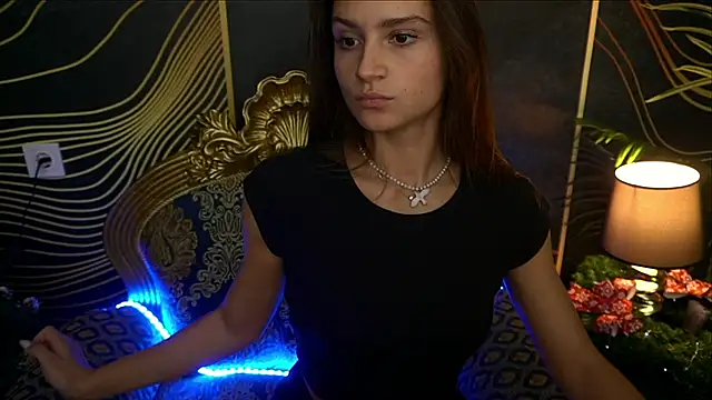 Snapshot of ValeryRoyale chatting on 12.03.24 ValeryRoyale online show from 12.03.24