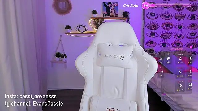 Snapshot of Cassie_Ice chatting on 03.23.25 Cassie Ice online show from 03.23.25