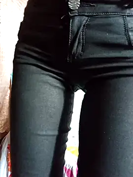 Snapshot of NanitaFun chatting on 09.23.25 NanitaFun online show from 09.23.25