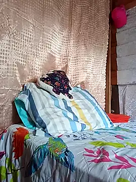 Snapshot of NanitaFun chatting on 09.26.25 NanitaFun online show from 09.26.25