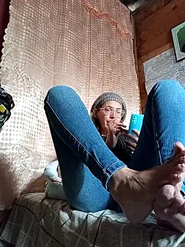 Snapshot of NanitaFun chatting on 12.02.25 NanitaFun online show from 12.02.25